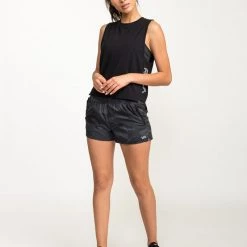 RVCA Rogue Tank 18 RVCA Rogue Tank