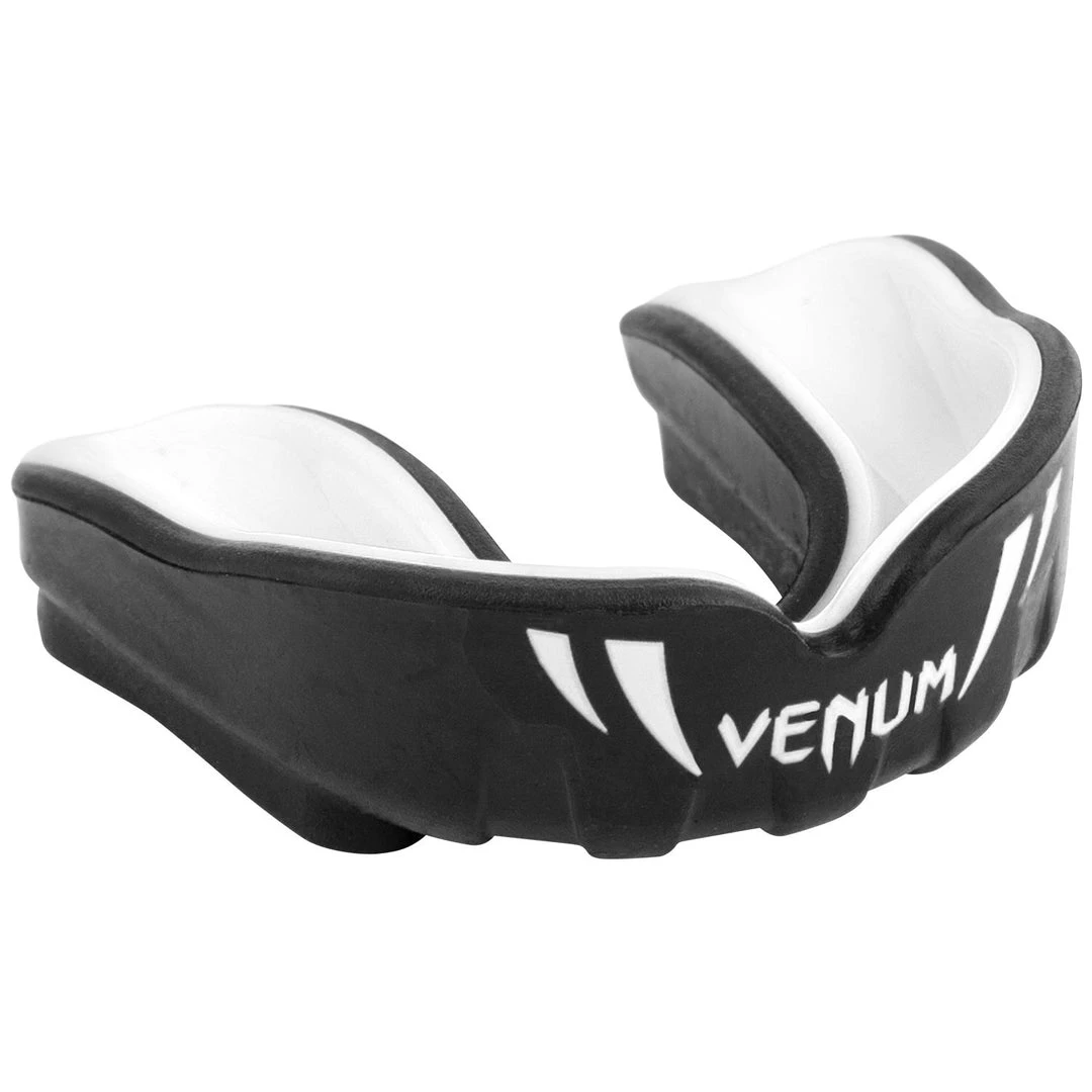 Venum Challenger Kids Mouthguard 4 Venum Challenger Kids Mouthguard