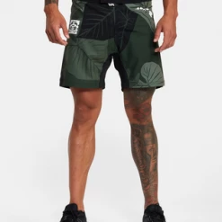 RVCA BJ Scrapper Elastic Walkshorts 15" Shorts And Spats 21 RVCA BJ Scrapper Elastic Walkshorts 15